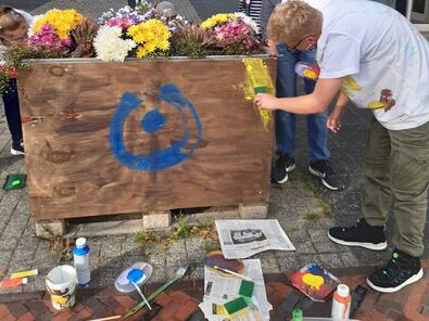 Blumenkasten bemalen